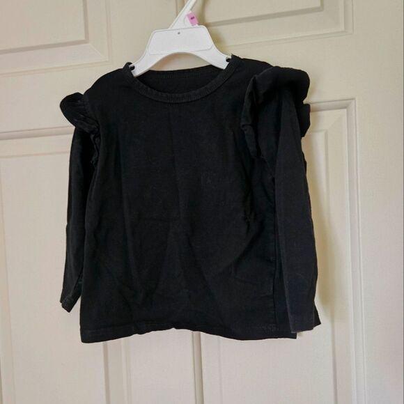 3/$15 Black Ruffle Sleeve Kids Top Size 2 - Picture 1 of 3